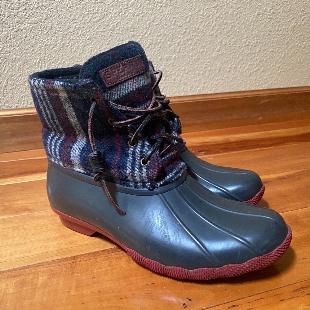 Sperry Saltwater Duck Boots size 8.5